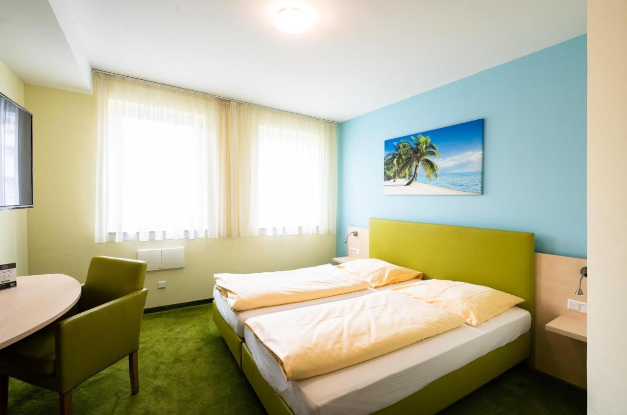 Sternplatz Hotel Эинген Экстерьер фото