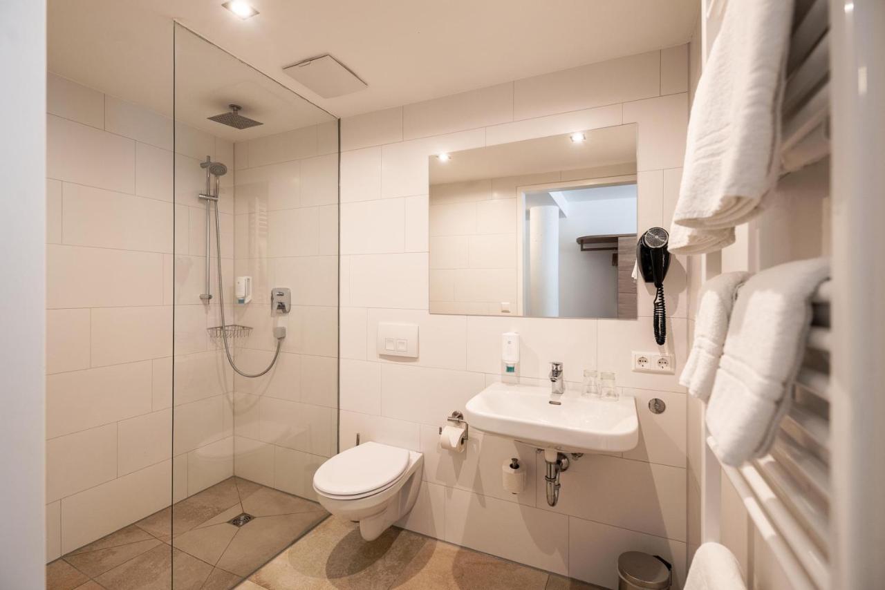 Sternplatz Hotel Эинген Экстерьер фото