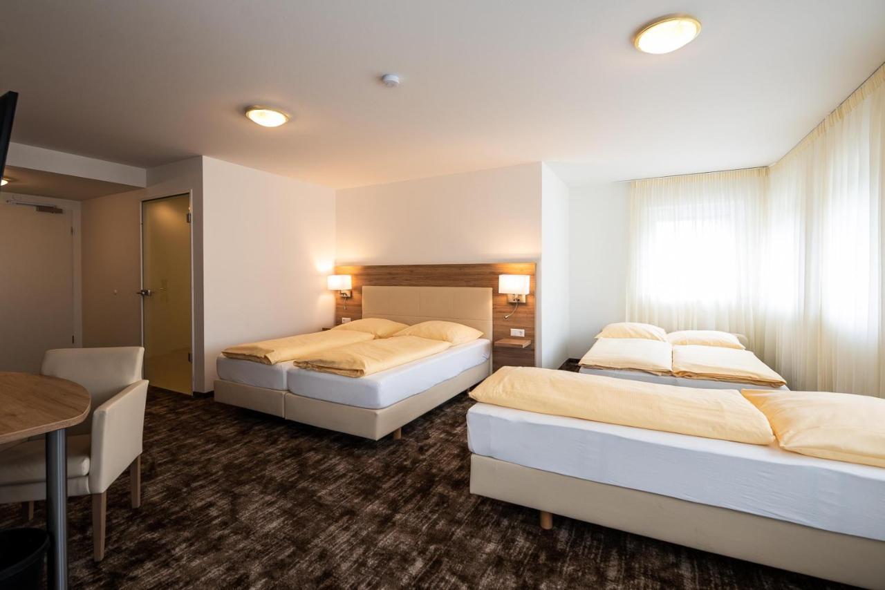 Sternplatz Hotel Эинген Экстерьер фото