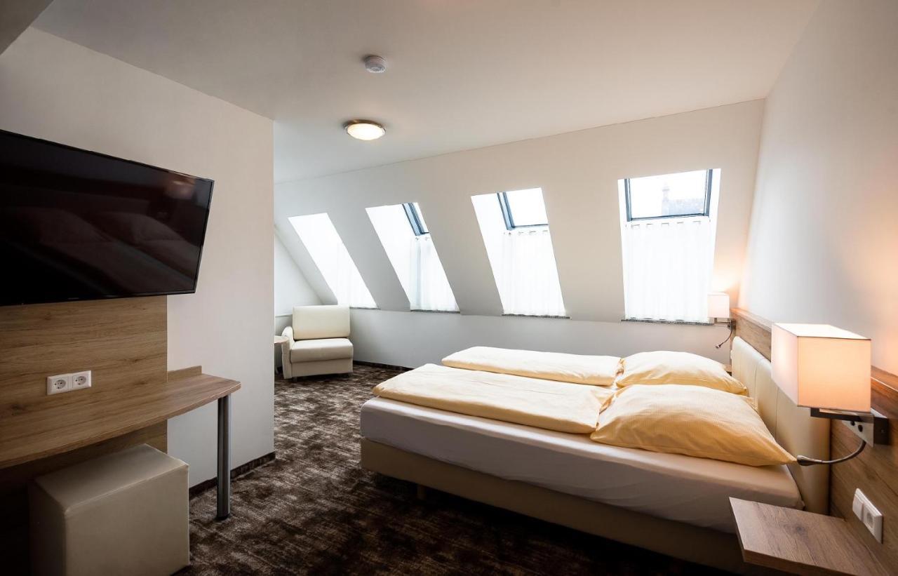Sternplatz Hotel Эинген Экстерьер фото