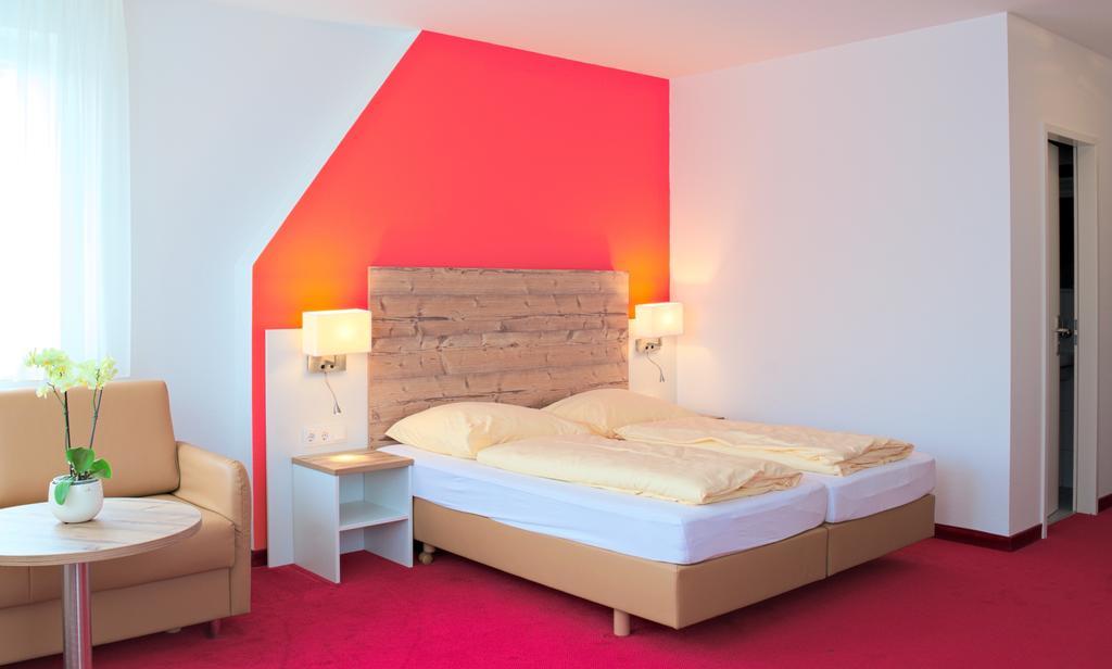 Sternplatz Hotel Эинген Экстерьер фото