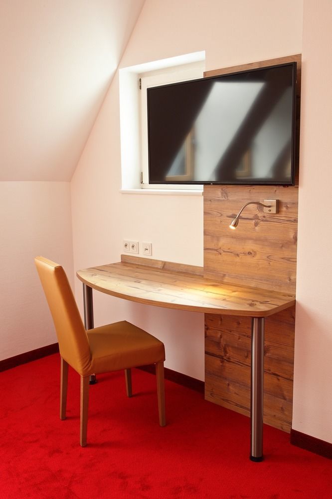 Sternplatz Hotel Эинген Экстерьер фото